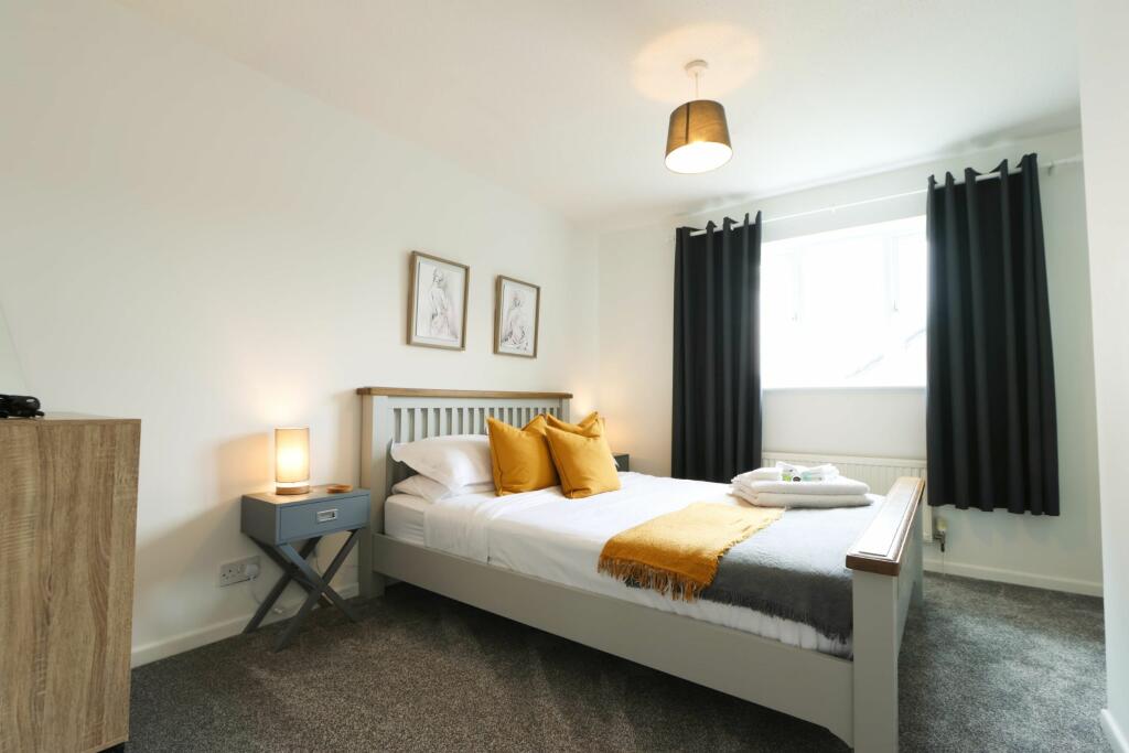 Additional property image - Broad Croft, Bradley Stoke, Bristol