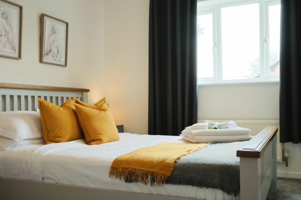 Additional property image - Broad Croft, Bradley Stoke, Bristol