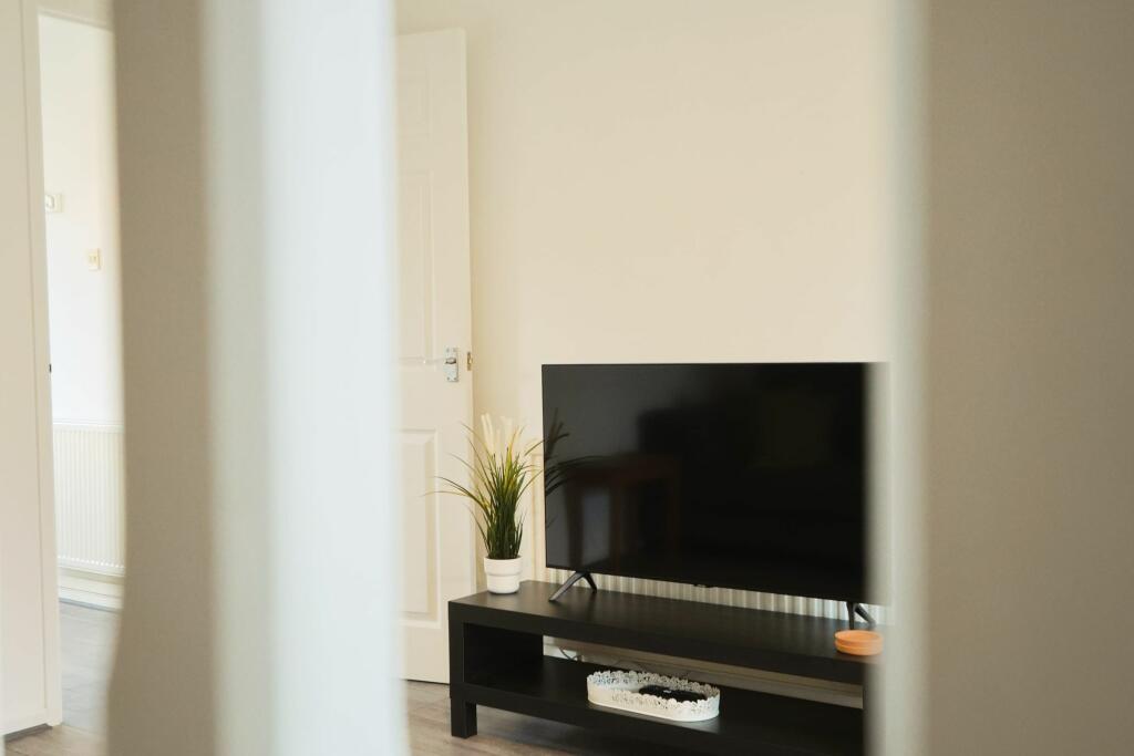 Additional property image - Broad Croft, Bradley Stoke, Bristol