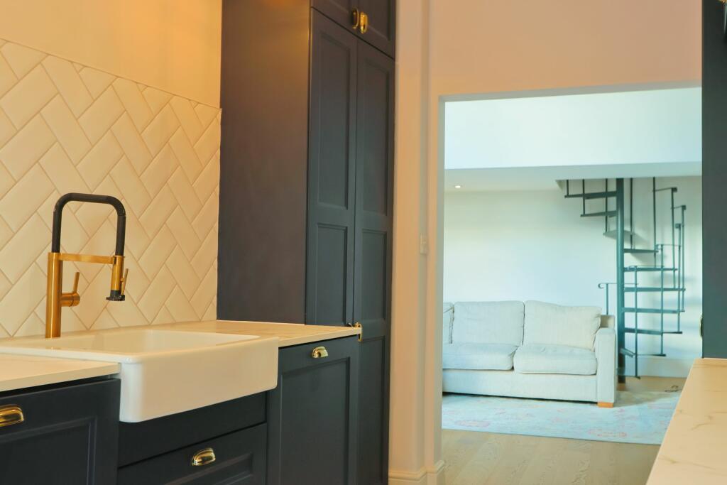 Additional property image - Royal York Crescent, Bristol