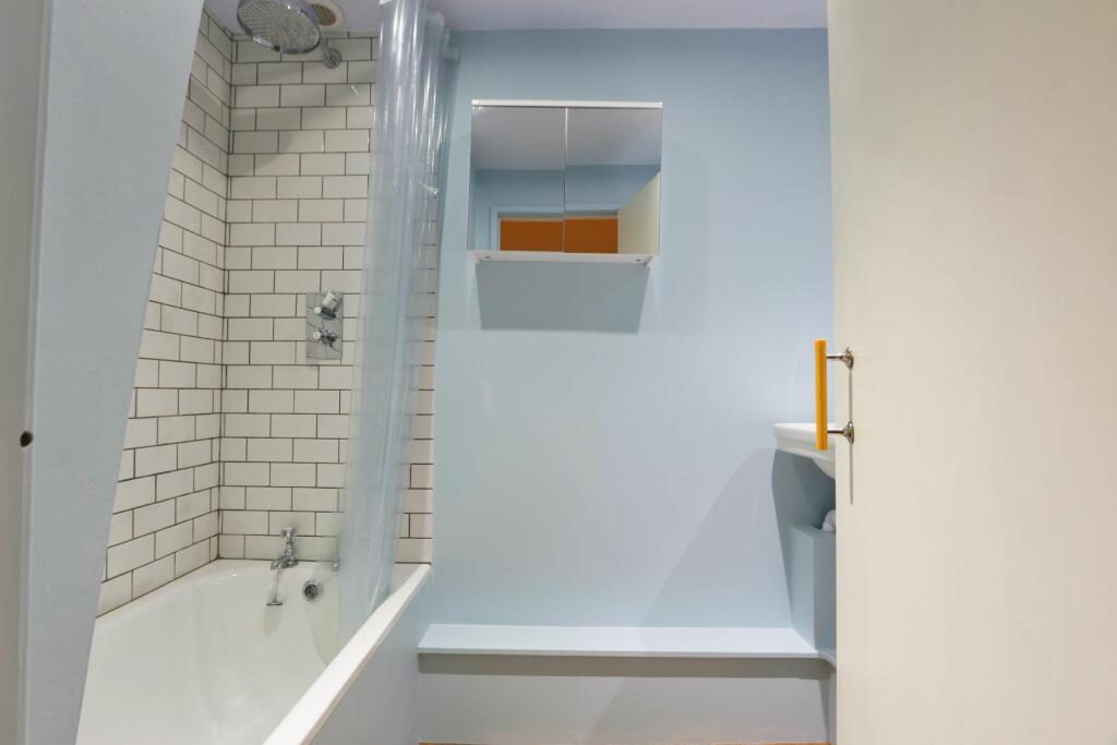 Additional property image - Royal York Crescent, Bristol