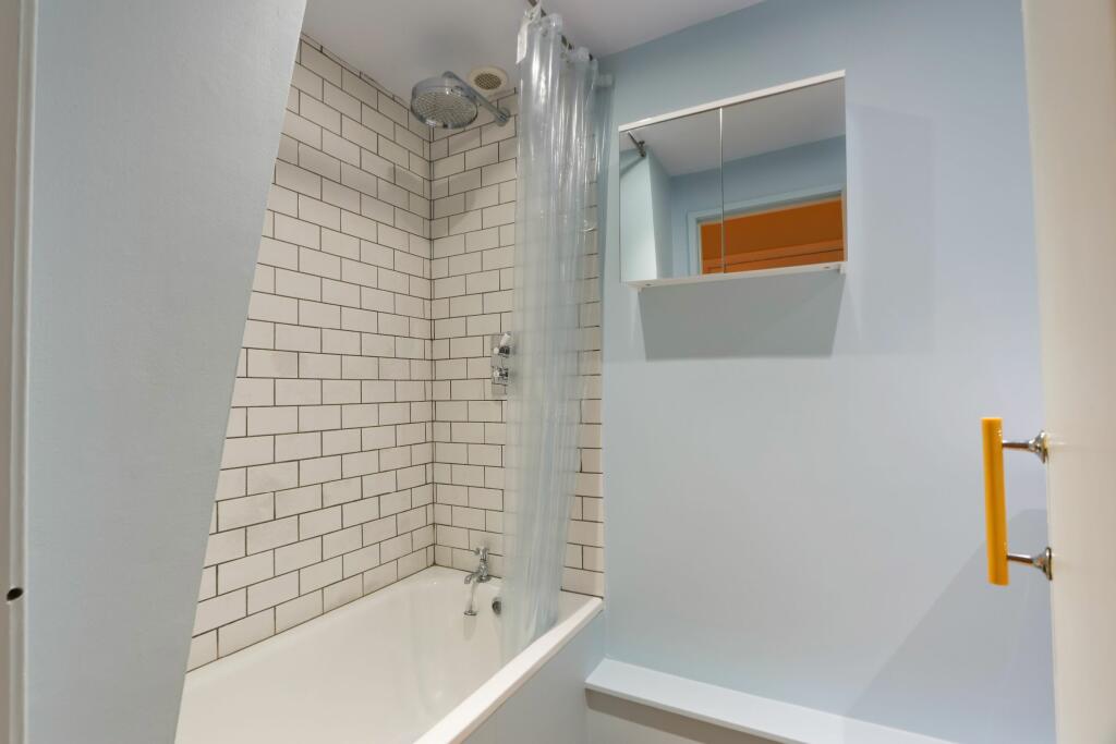 Additional property image - Royal York Crescent, Bristol
