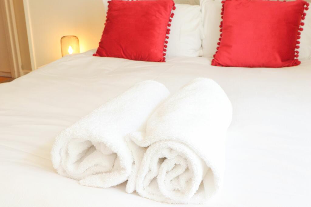 Additional property image - Oakfield Place, Bristol