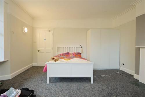 Additional property image - Room, Queen Square