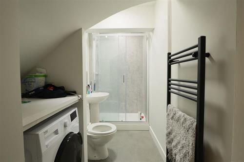 Additional property image - Room, Queen Square