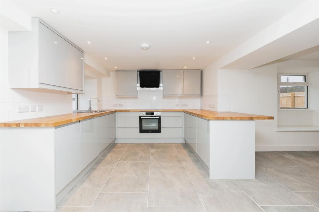 Additional property image - North Street, Oldland Common, Bristol