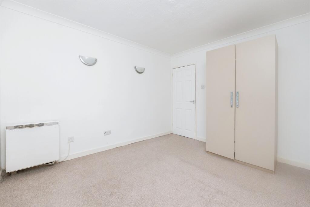 Additional property image - Chiltern Close, Warmley, Bristol