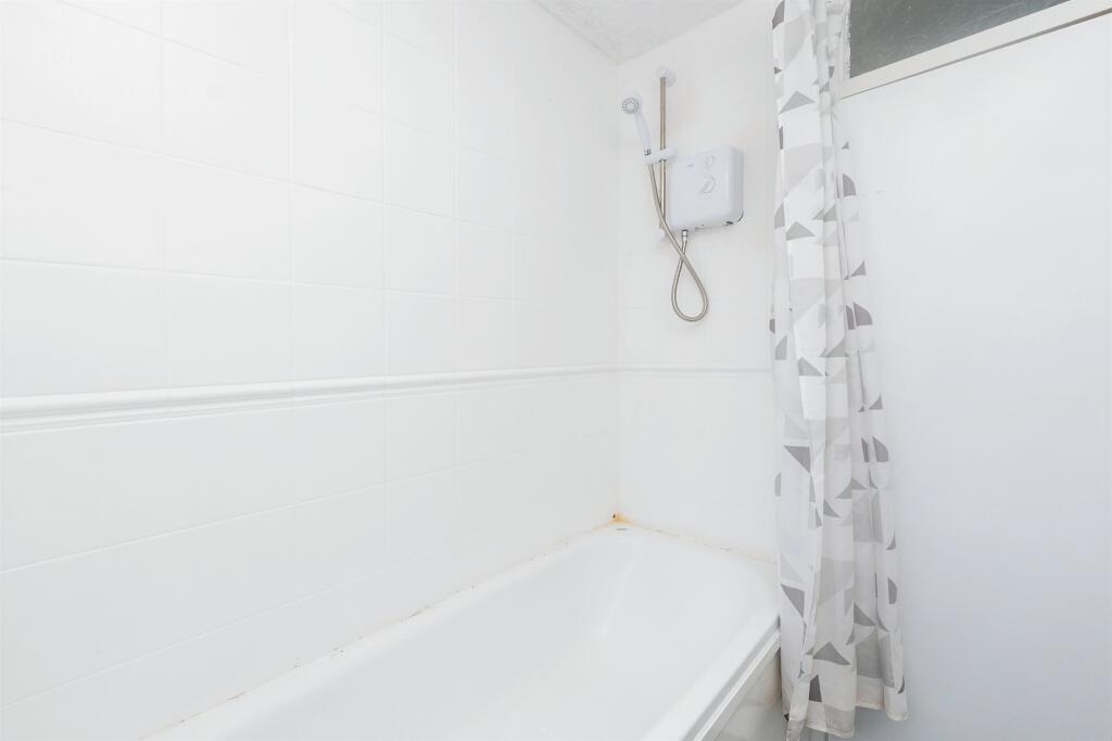 Additional property image - Chiltern Close, Warmley, Bristol