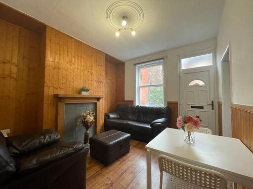 1 bedroom terraced house for rent in Kelsall Avenue, hyde Park, Prime Location!!!!, LS6