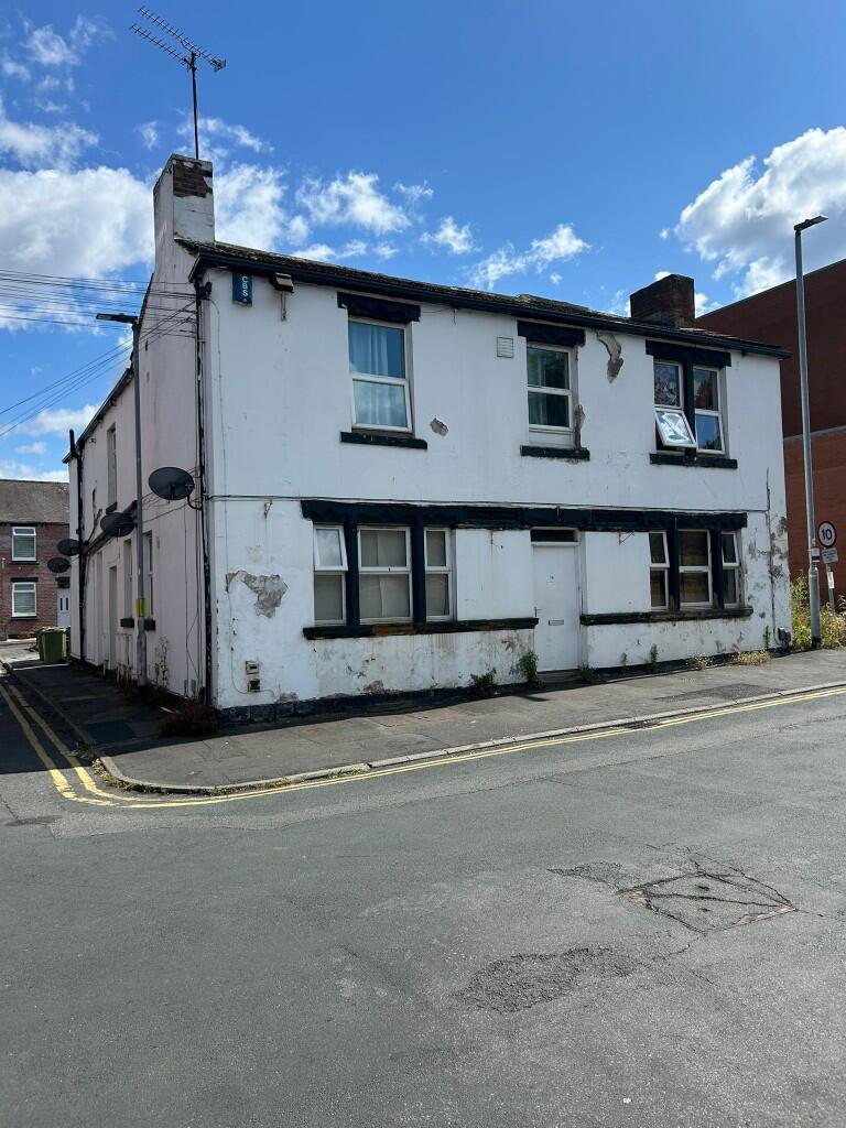 Main image of property: Falt 3, 1 Hope Street, Wakefield, 