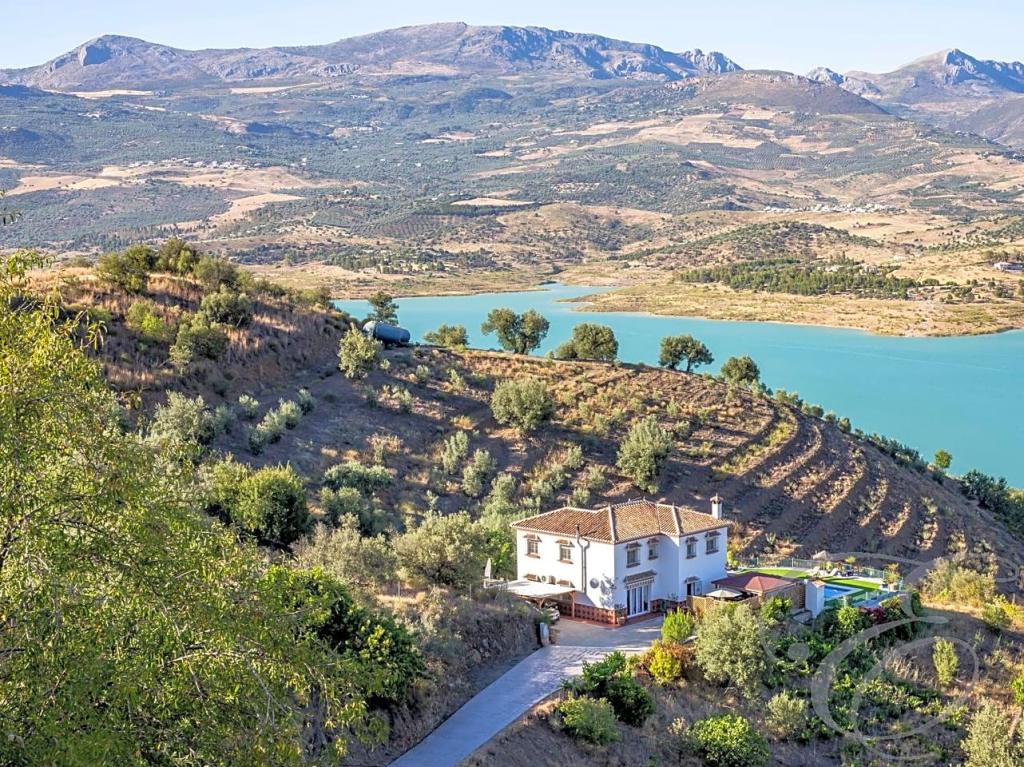 5 bedroom villa for sale in Andalucia, Malaga, Vinuela, Spain