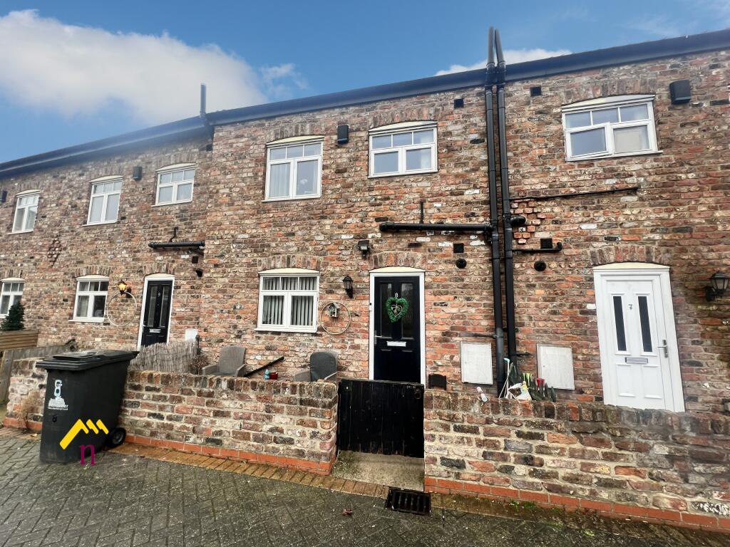 2 bedroom terraced house for rent in Hennessey Court, Thorne, DN8