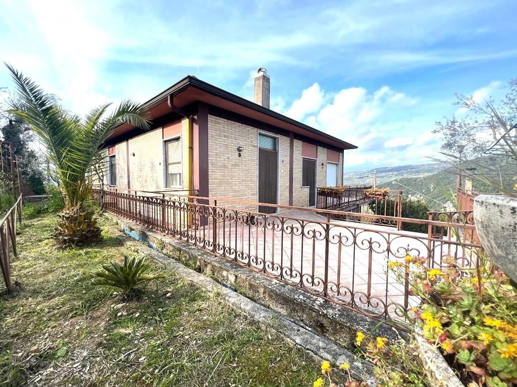 2 bedroom house for sale in Arpino, Frosinone, Lazio, Italy
