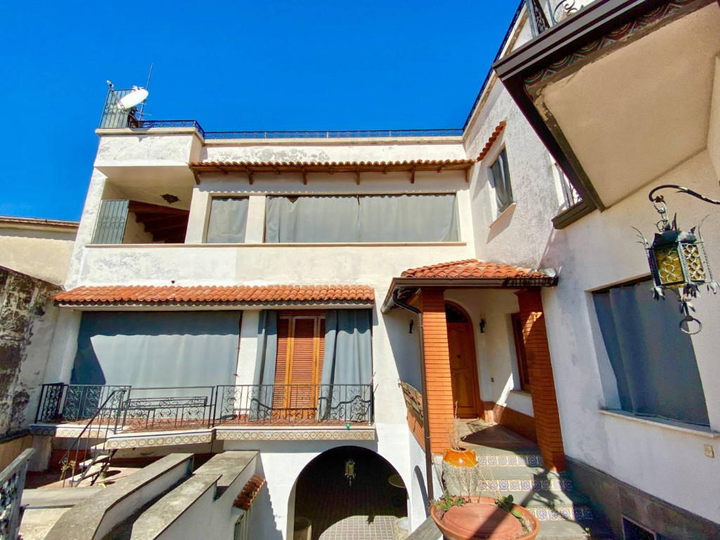 6 bedroom character property for sale in Campagna, Salerno, Campania, Italy
