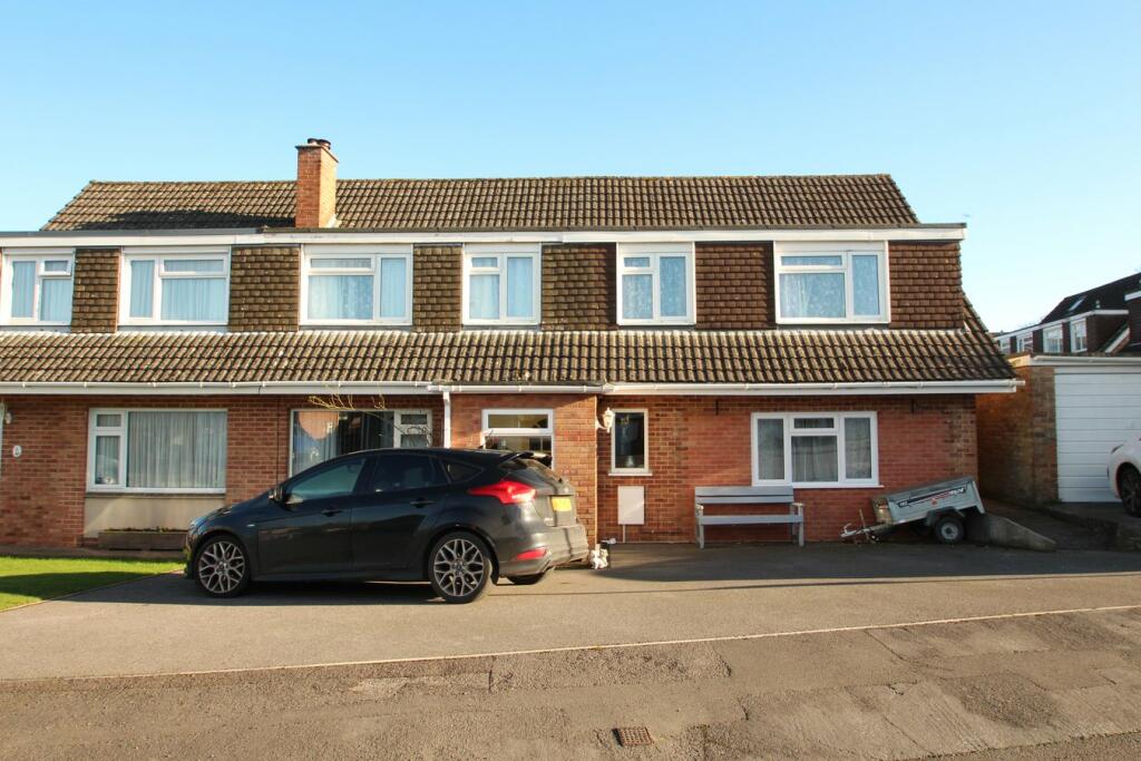 5 bedroom semidetached house for sale in Westleigh Gardens, Shepton