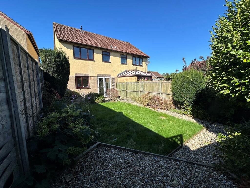 3 bedroom semi-detached house