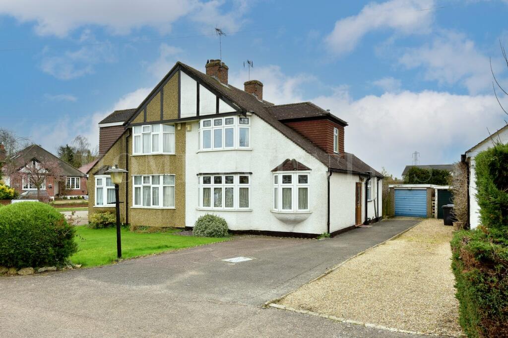 3 bedroom semidetached bungalow for sale in Theobalds Road, Cuffley
