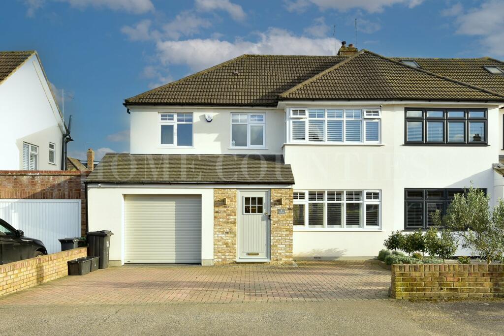 4 bedroom semidetached house for rent in Melvyn Close, Goffs Oak
