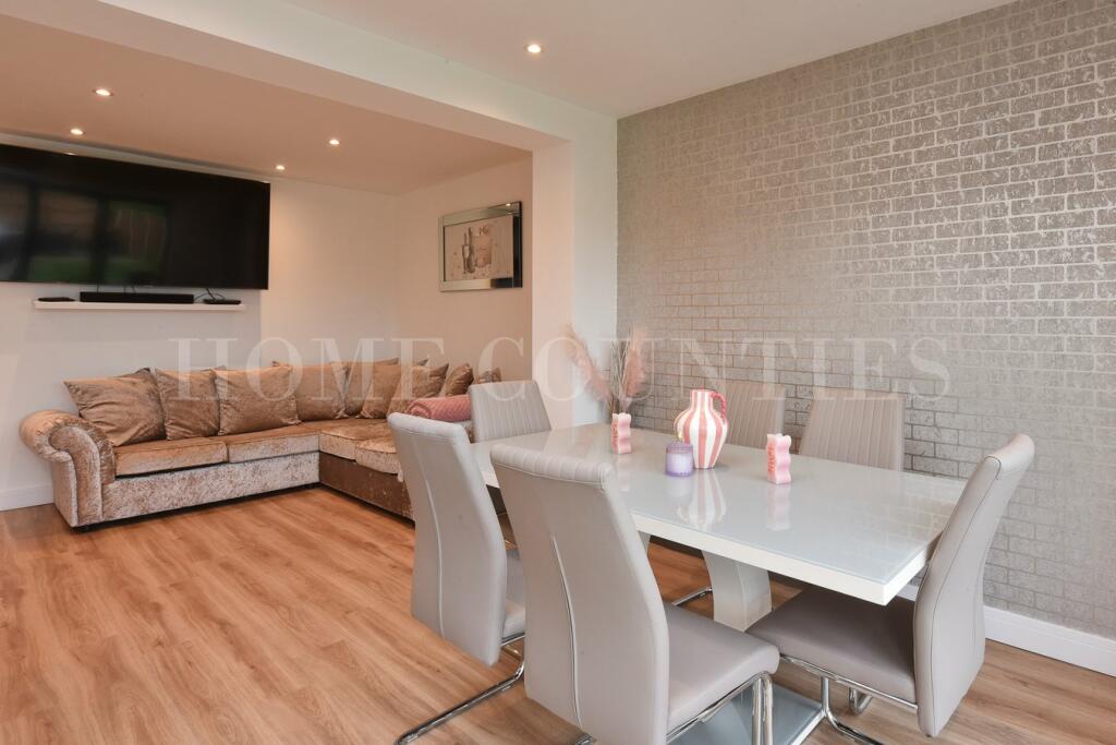 Additional property image - Fellowes Lane, Colney Heath, St Albans, AL4