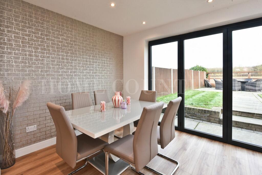 Additional property image - Fellowes Lane, Colney Heath, St Albans, AL4