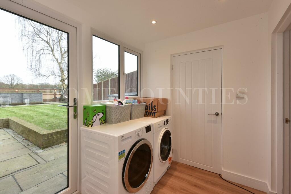 Additional property image - Fellowes Lane, Colney Heath, St Albans, AL4