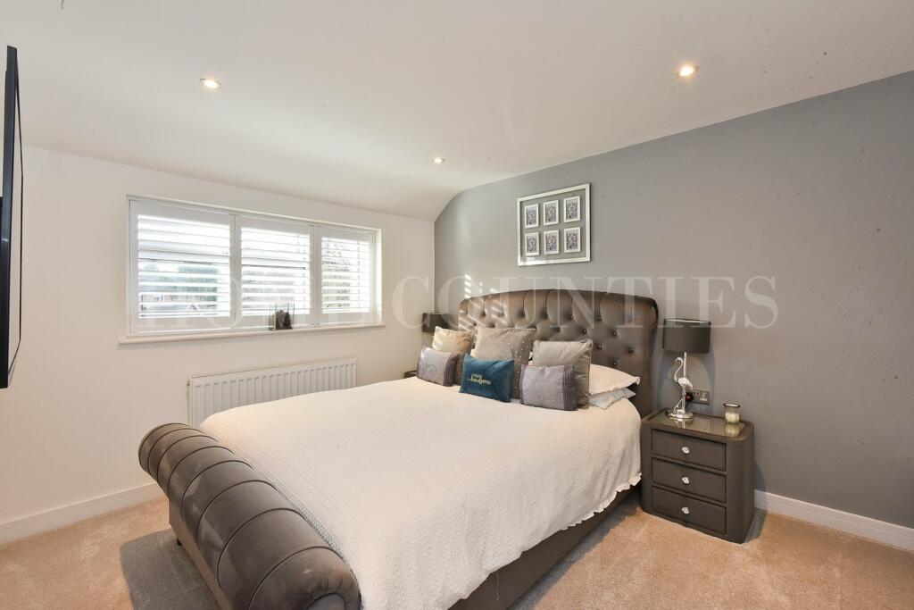 Additional property image - Fellowes Lane, Colney Heath, St Albans, AL4