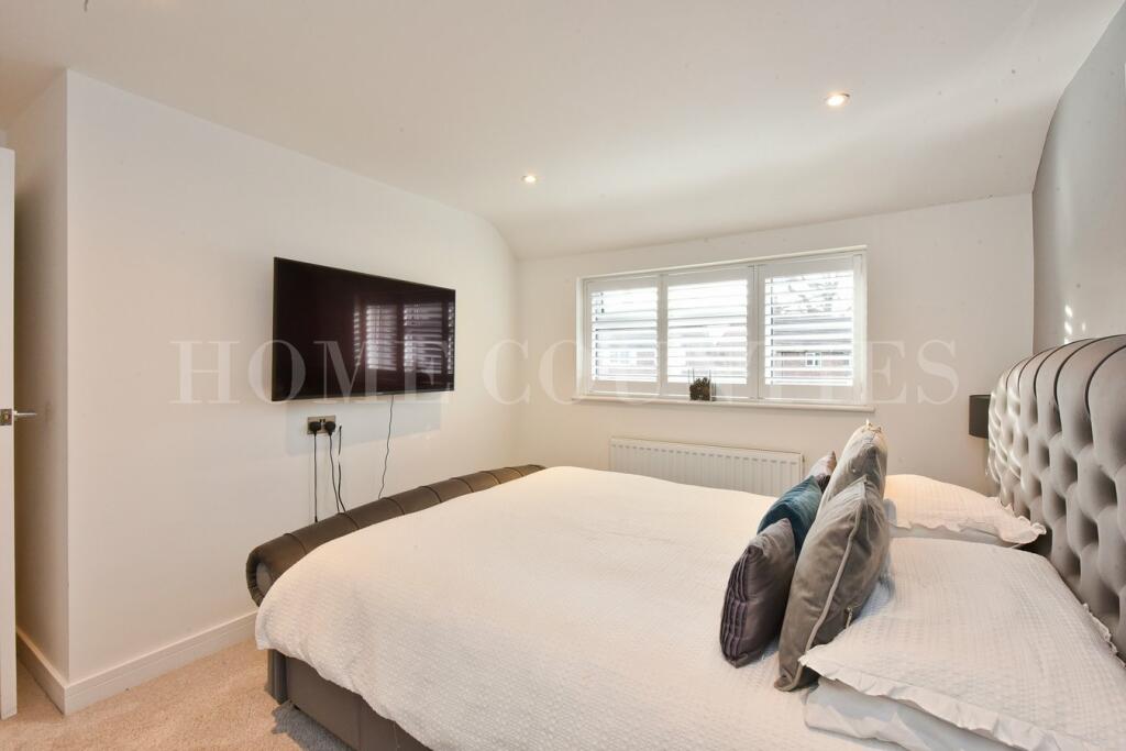 Additional property image - Fellowes Lane, Colney Heath, St Albans, AL4