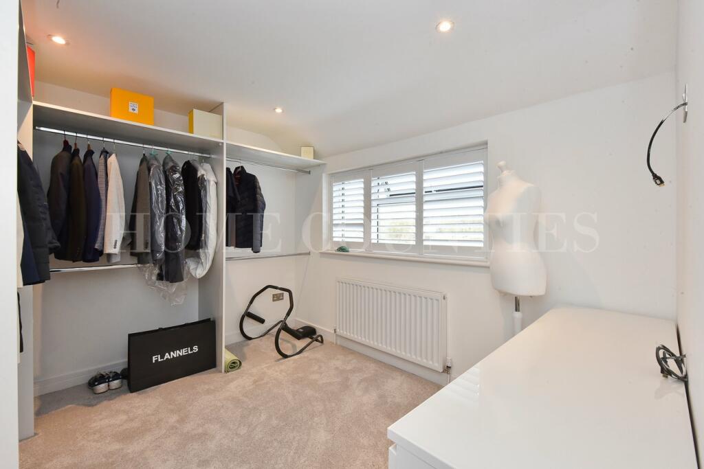 Additional property image - Fellowes Lane, Colney Heath, St Albans, AL4