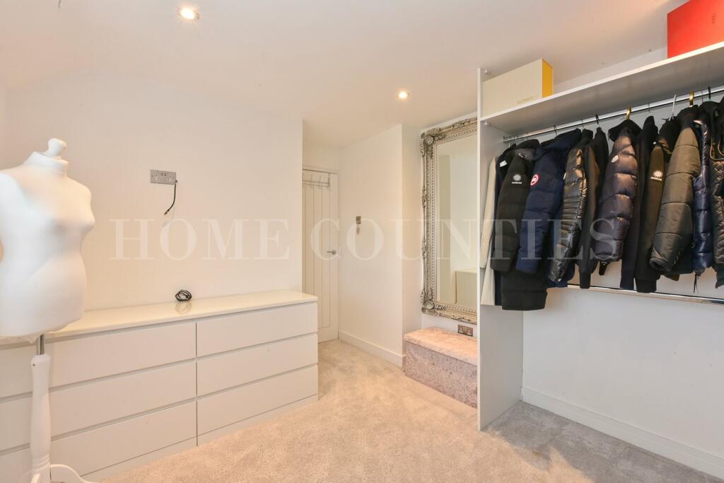 Additional property image - Fellowes Lane, Colney Heath, St Albans, AL4