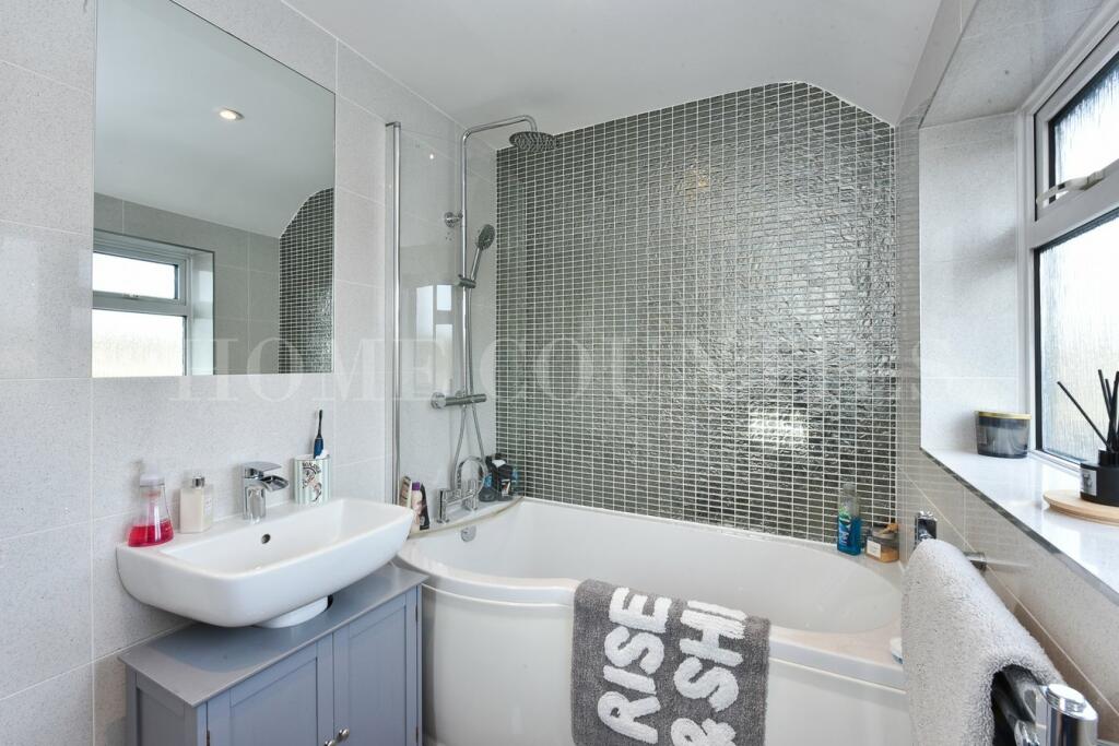 Additional property image - Fellowes Lane, Colney Heath, St Albans, AL4