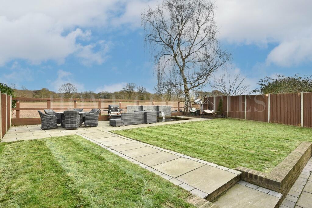 Additional property image - Fellowes Lane, Colney Heath, St Albans, AL4