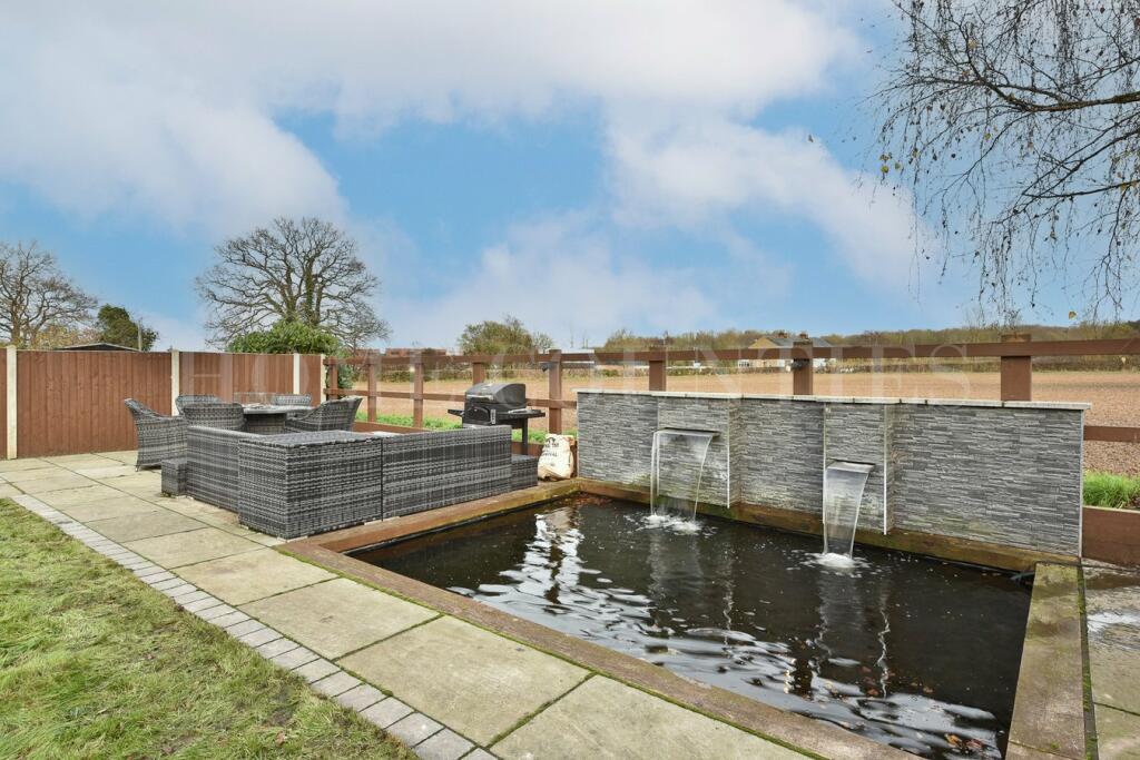 Additional property image - Fellowes Lane, Colney Heath, St Albans, AL4