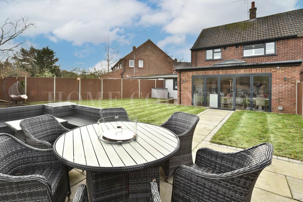 Additional property image - Fellowes Lane, Colney Heath, St Albans, AL4