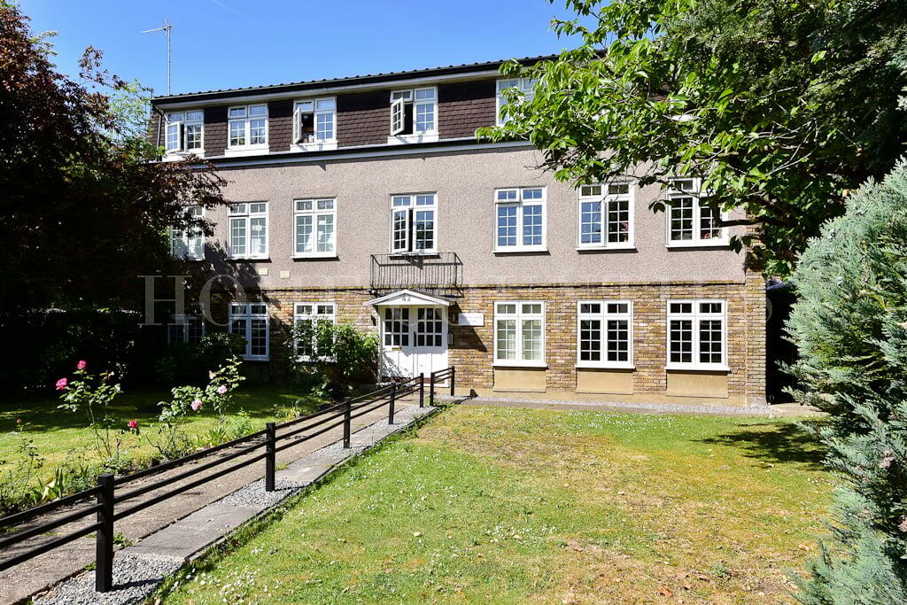 Main image of property: The Ridgeway, Enfield, EN2