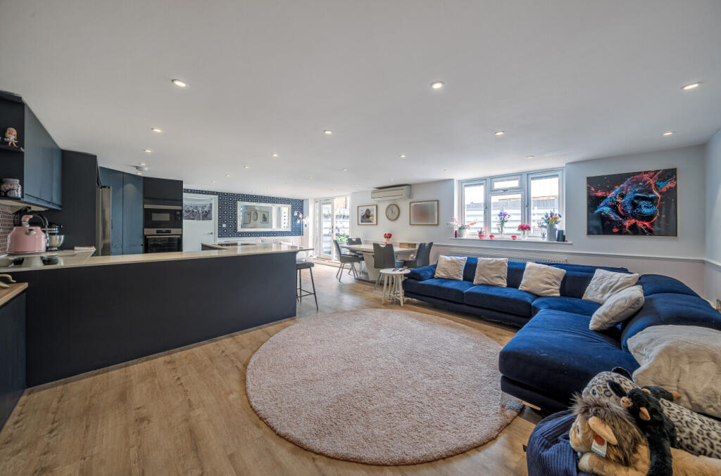 Main image of property: Plantagenet Road, Barnet, EN5