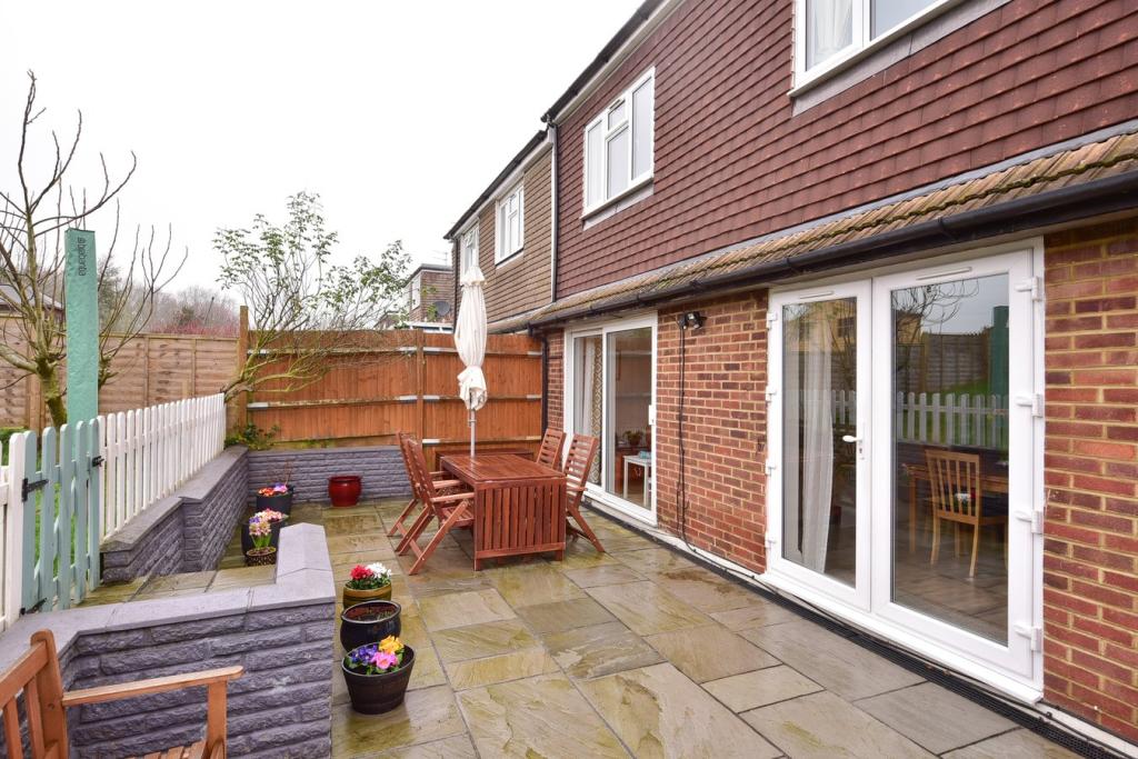 4 bedroom bungalow for sale in Sunnybank Road, Potters Bar, EN6