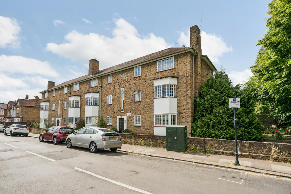 2 bedroom apartment for sale in Somerset Road, Brentford, Middlesex, TW8