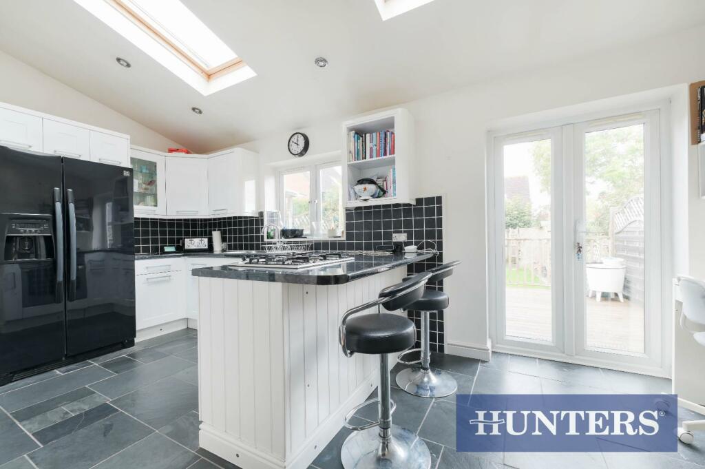 3 bedroom terraced house for sale in Gander Green Lane, Sutton, SM1