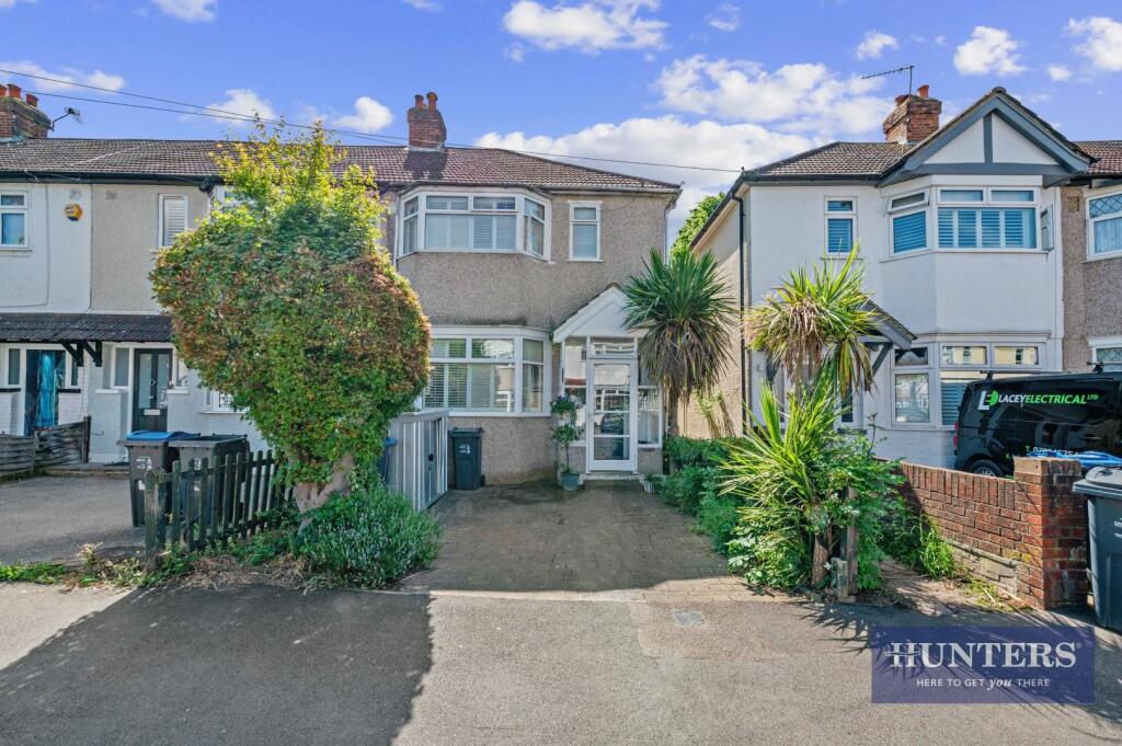 3 bedroom end of terrace house for sale in Tennyson Avenue, New Malden, KT3