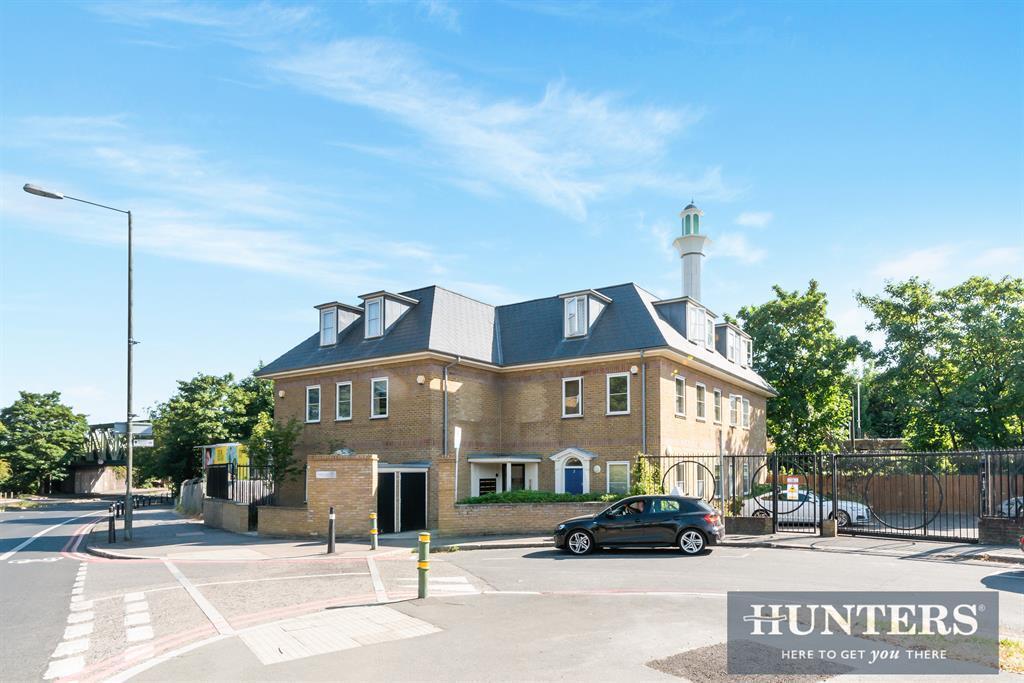 Main image of property: London Road, Morden, SM4 5PT