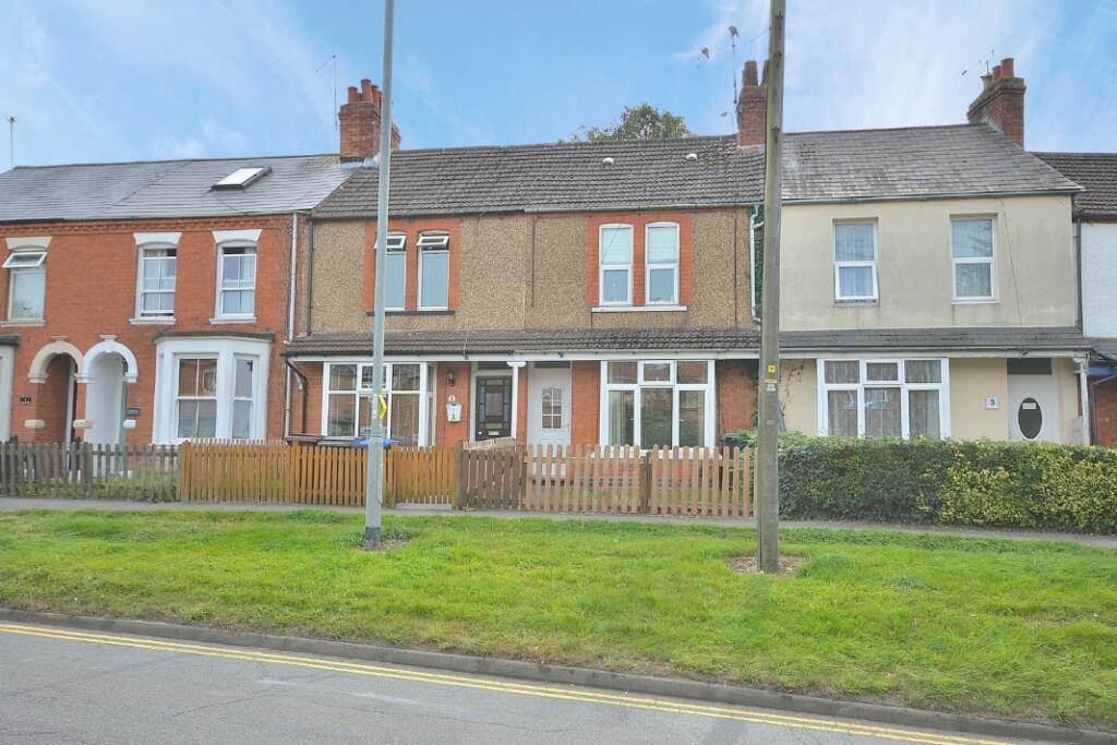 3 bedroom terraced house for sale in Boughton Green Road, Northampton, NN2