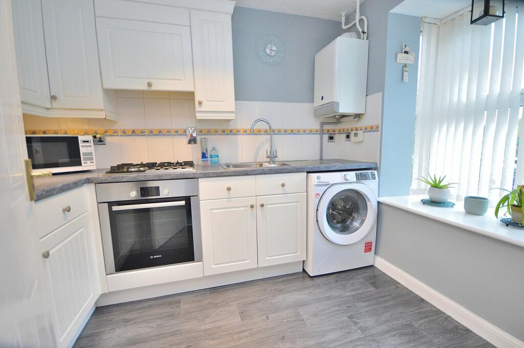 2 bedroom terraced house for sale in Butts Croft Close, Northampton, NN4