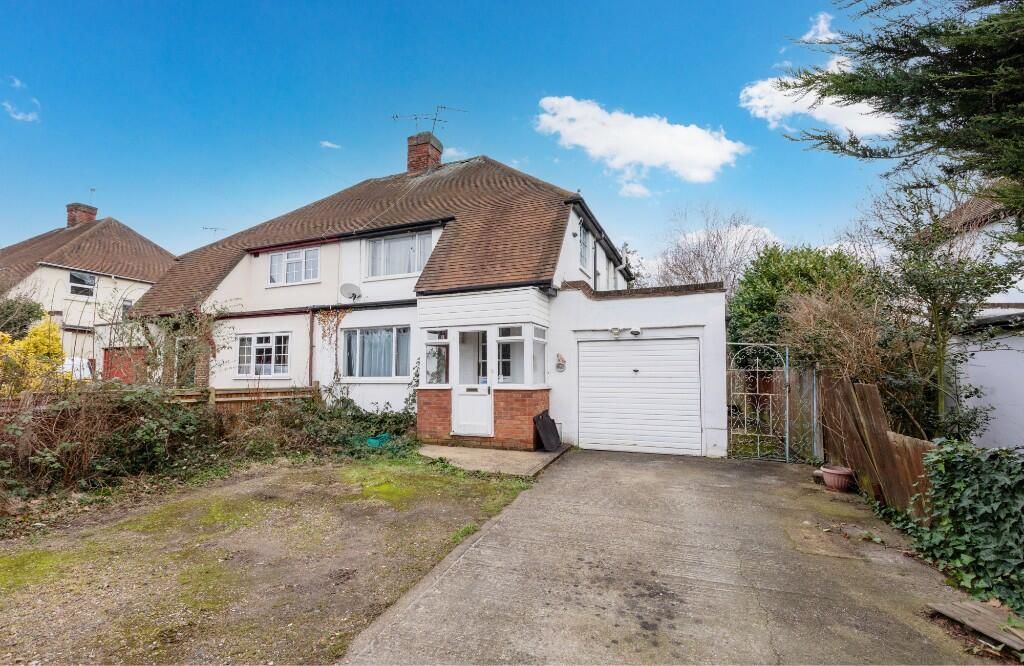 3 bedroom semidetached house for sale in Burnham Lane, Burnham, SL1