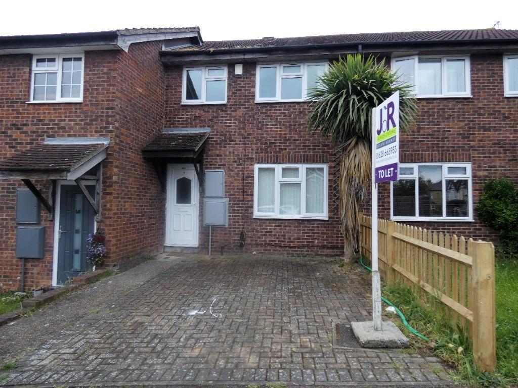 3 bedroom terraced house for rent in Avebury, Slough, Berkshire, SL1