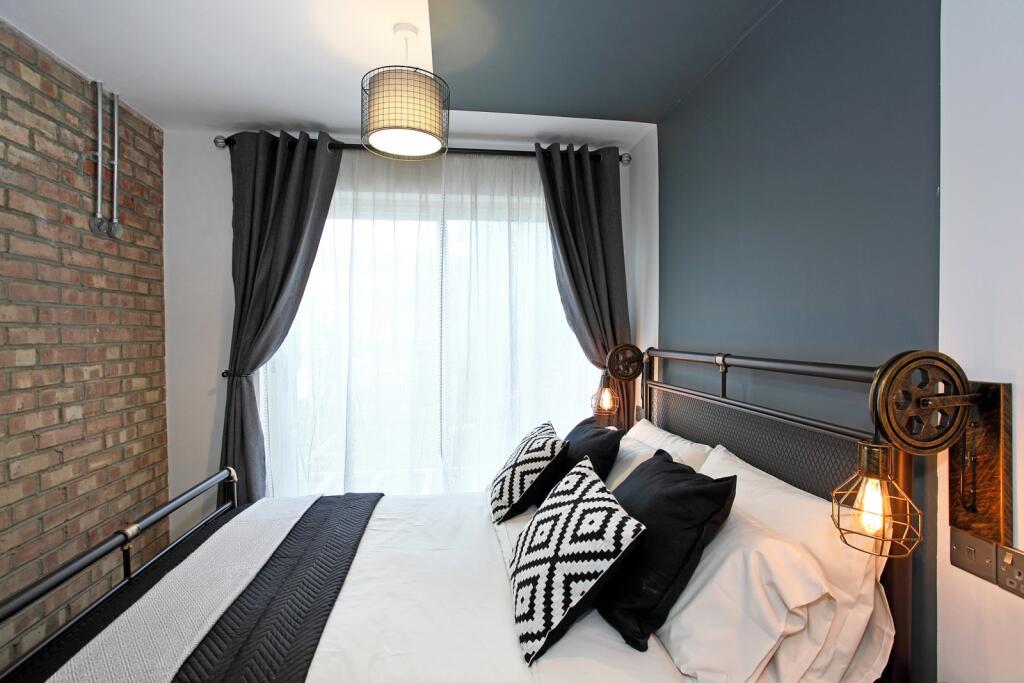 Main image of property: Wakefield, WF2