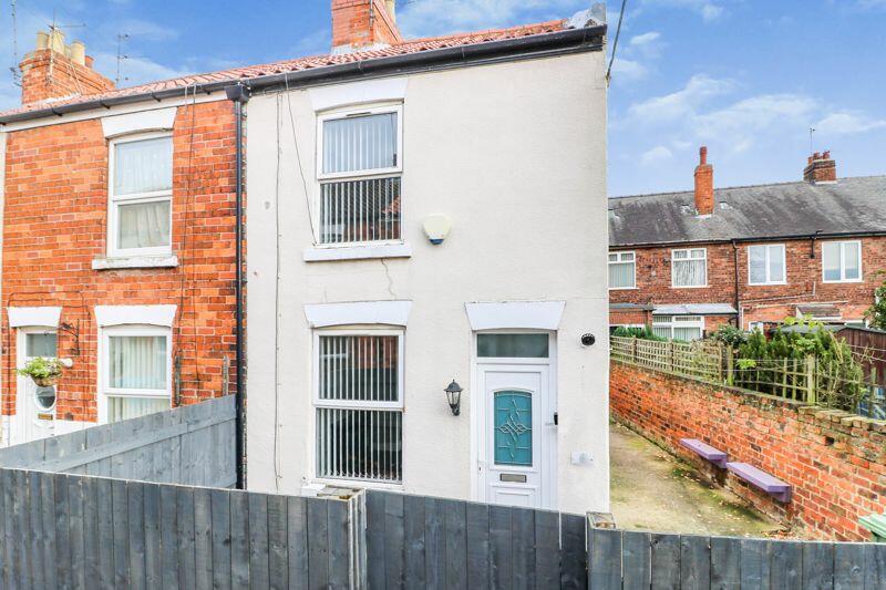 2 bedroom terraced house for sale in Hearfield Terrace, Hessle, HU13