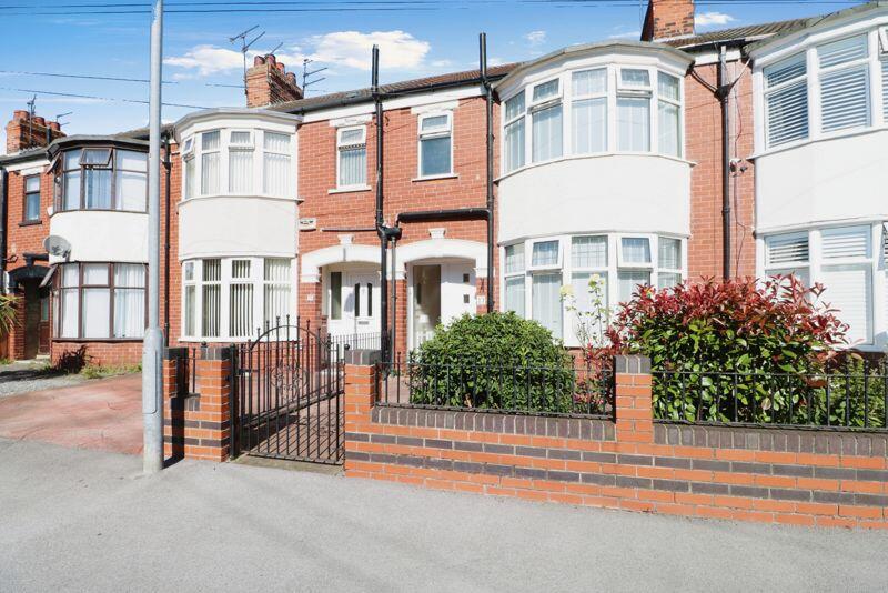3 bedroom terraced house for sale in Stanhope Avenue, Hull, HU9