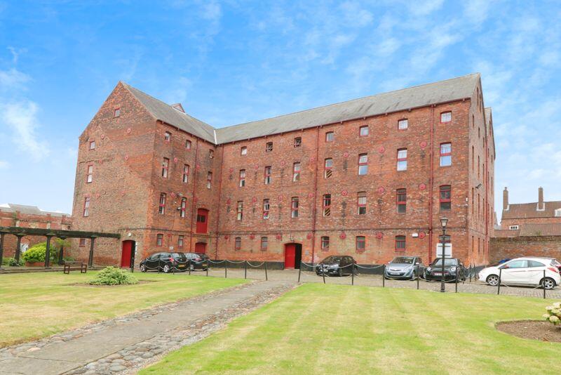 Main image of property: High Street, Hull