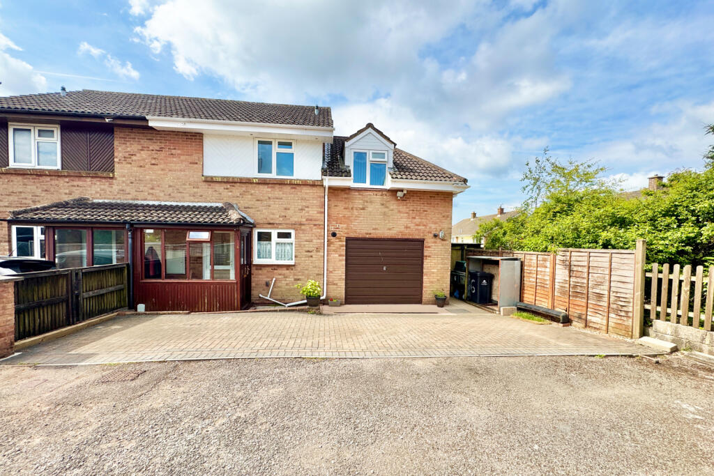 4 bedroom semi-detached house
