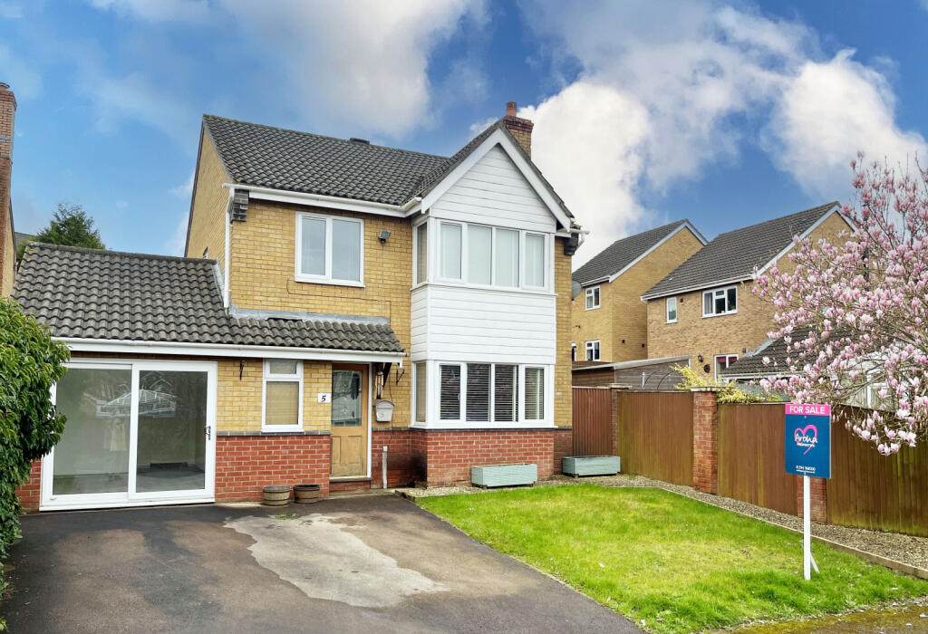 Main image of property: 5 Tiberius Avenue, Lydney, Gloucestershire, GL15 5PD